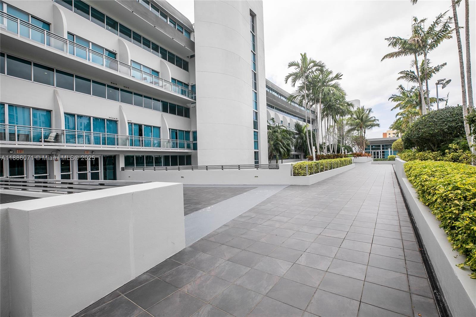 ARTECH RESIDENCES AT AVEN - Residential Lease