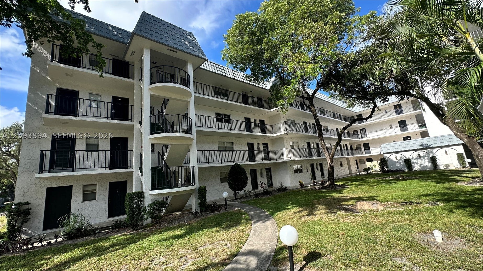 3360 Spanish Moss Ter
