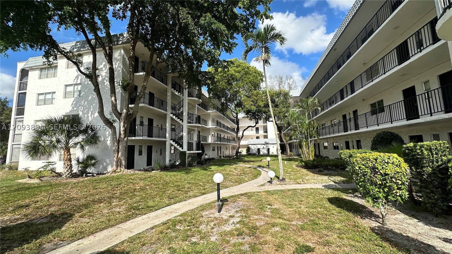 3360 Spanish Moss Ter 403