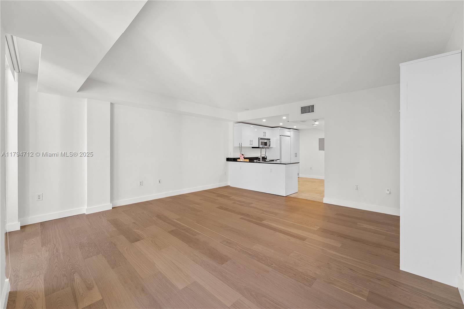 HARBOUR HOUSE - Residential