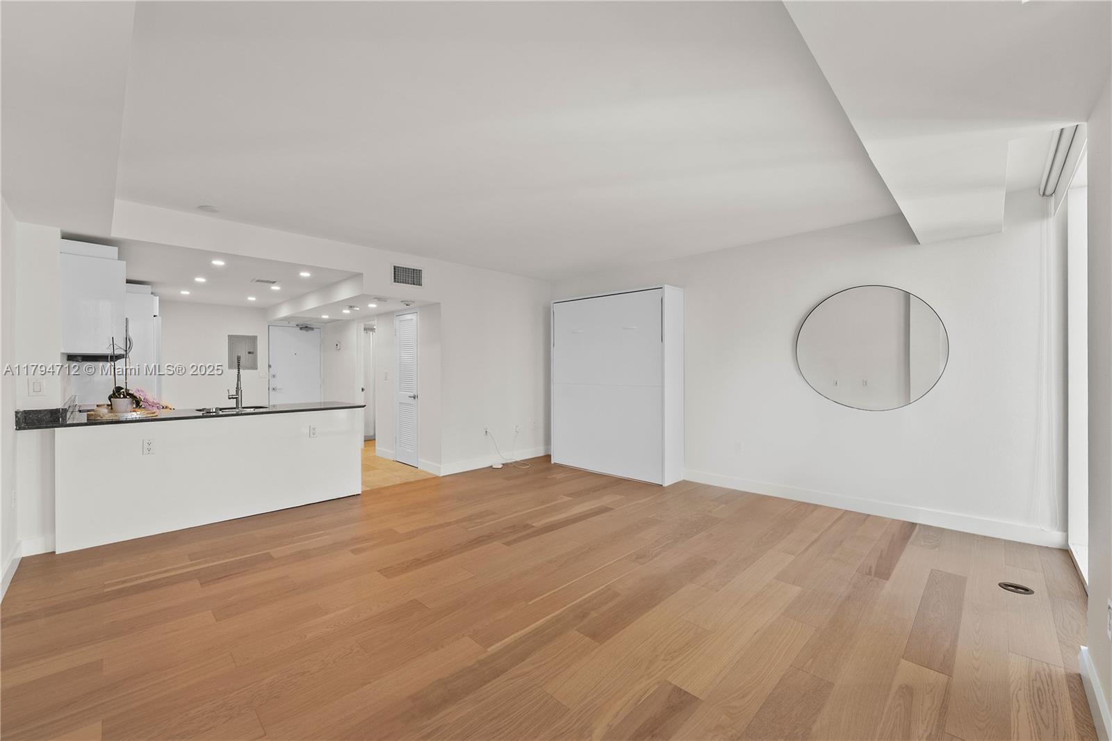 HARBOUR HOUSE - Residential
