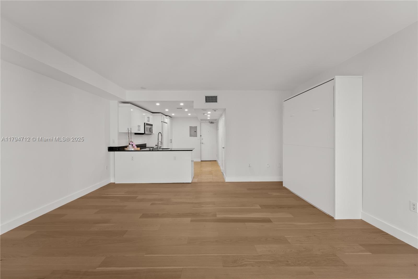 HARBOUR HOUSE - Residential