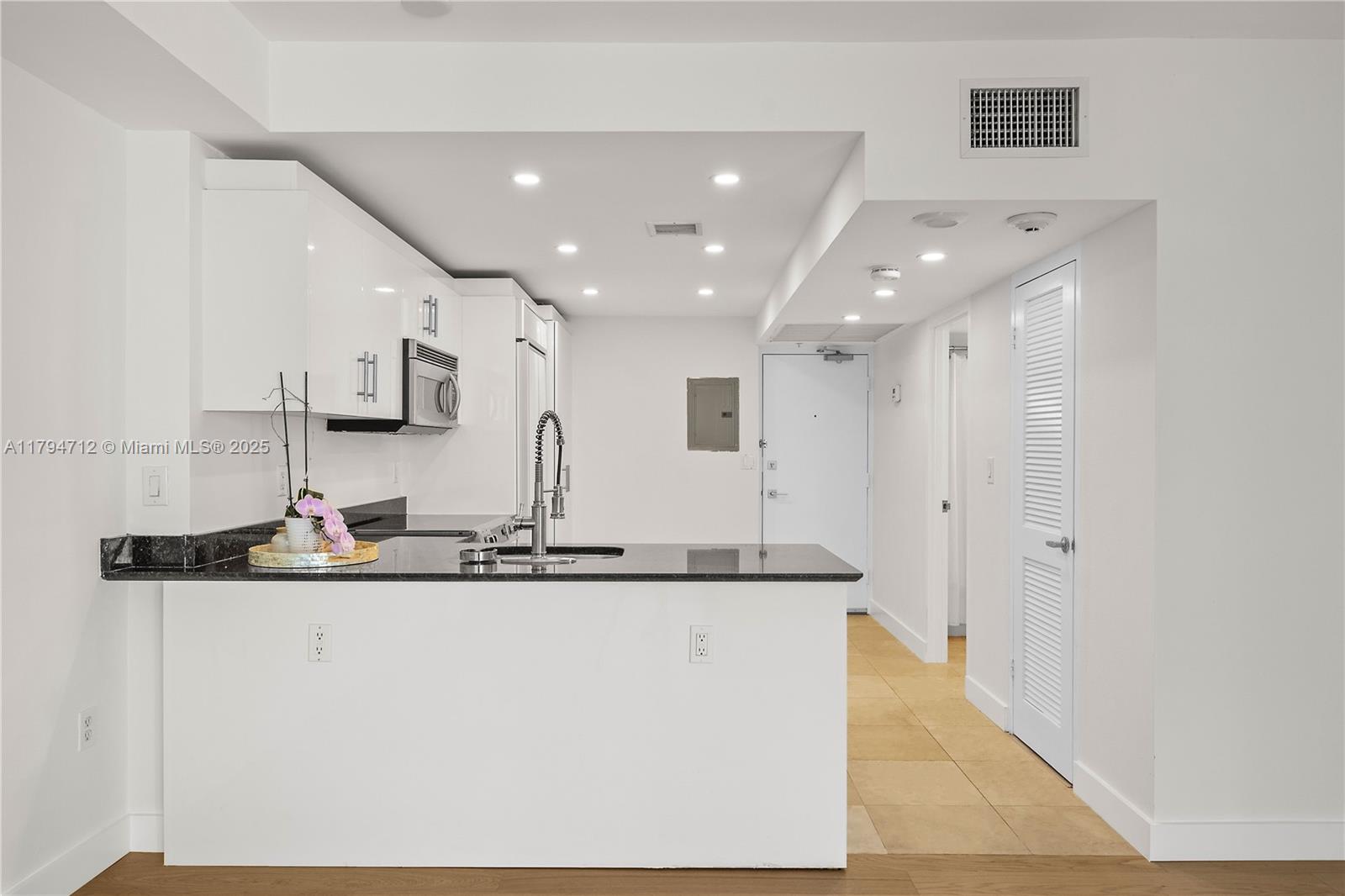 HARBOUR HOUSE - Residential
