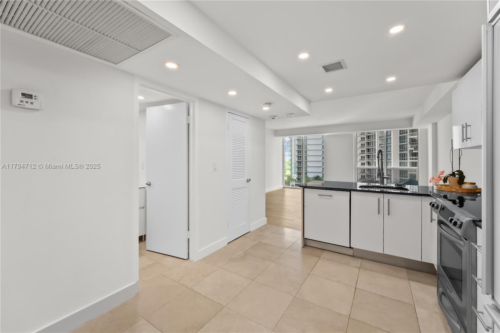 HARBOUR HOUSE - Residential