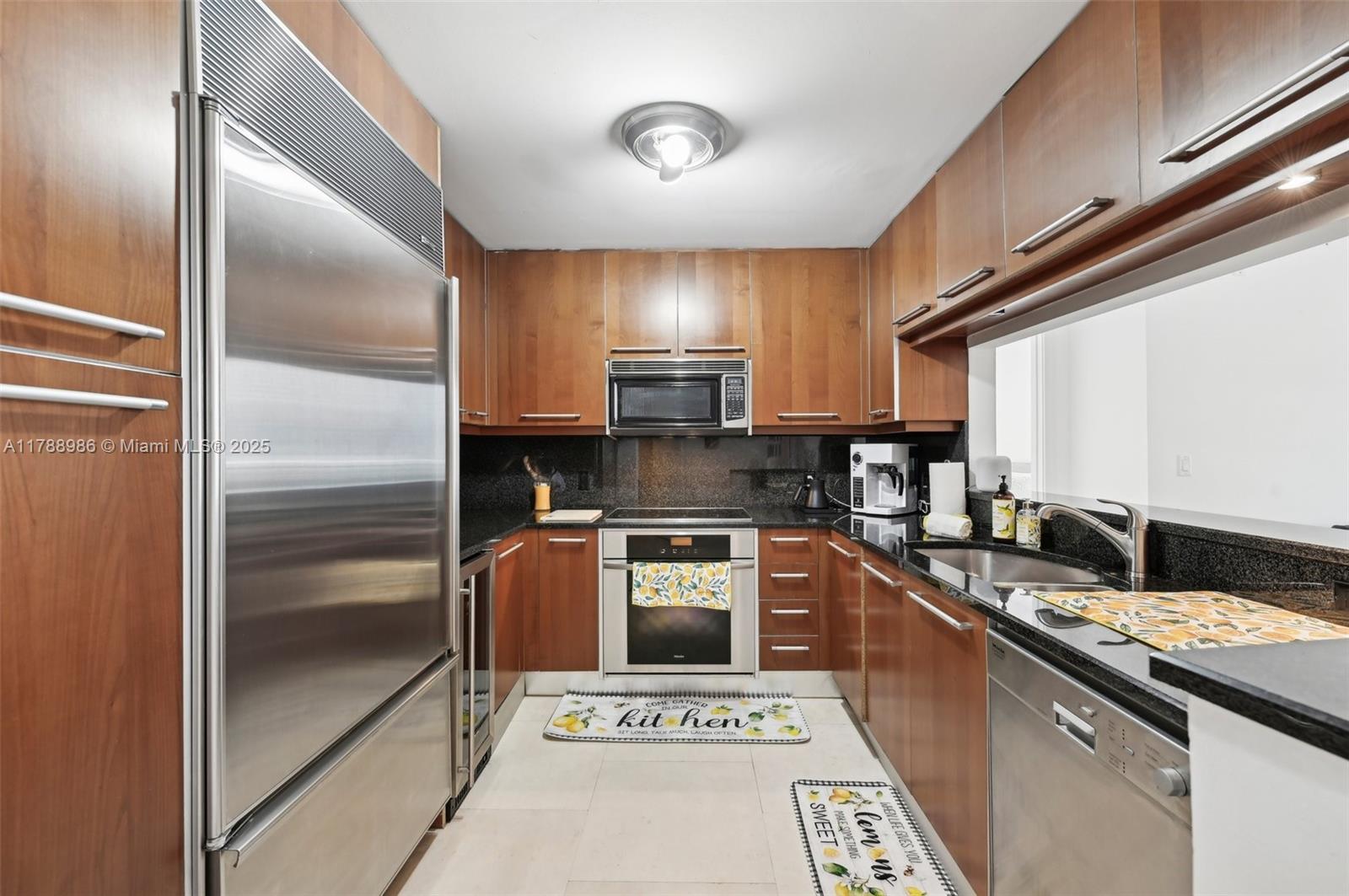 CARBONELL CONDO - Residential