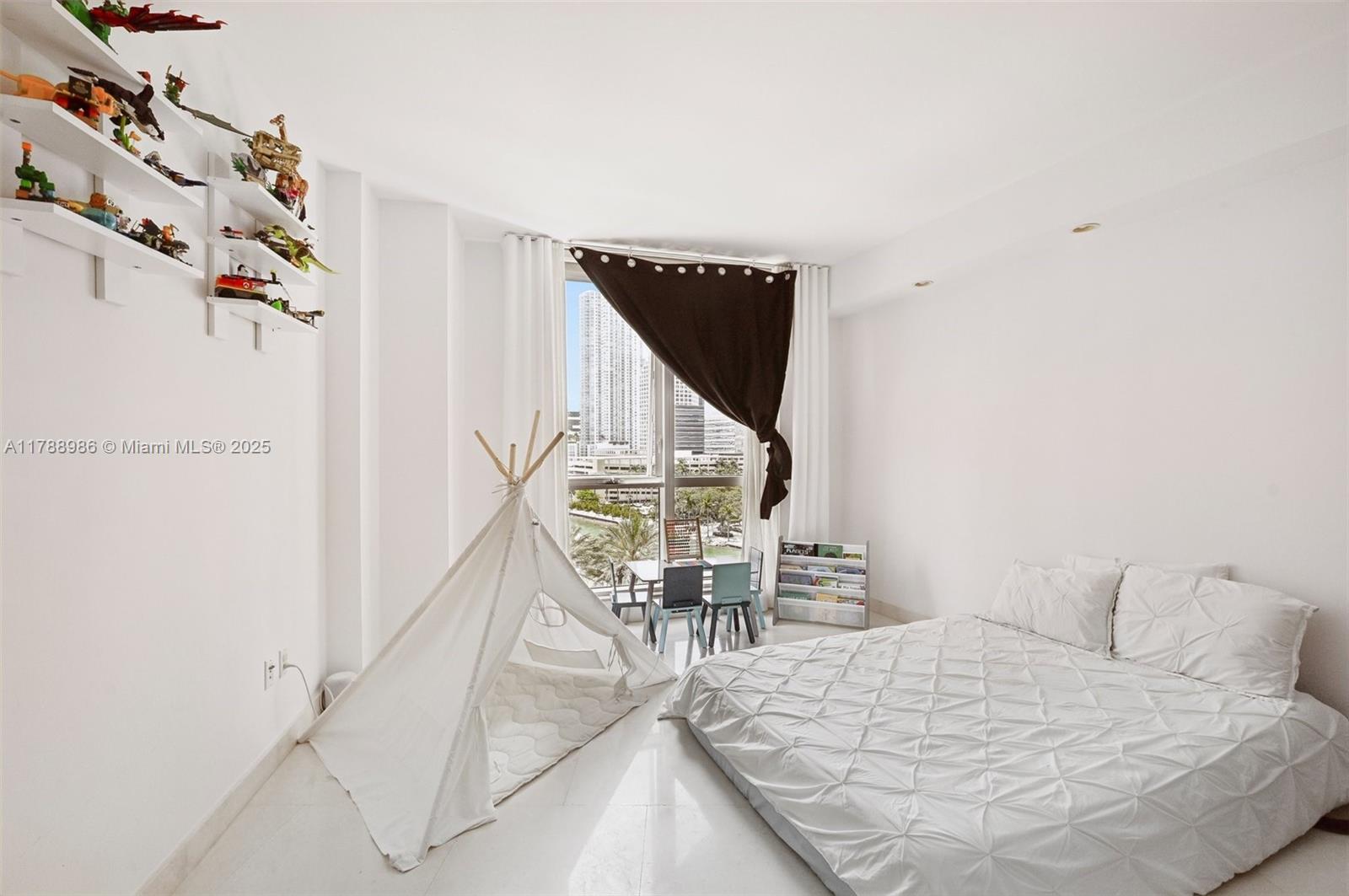 CARBONELL CONDO - Residential