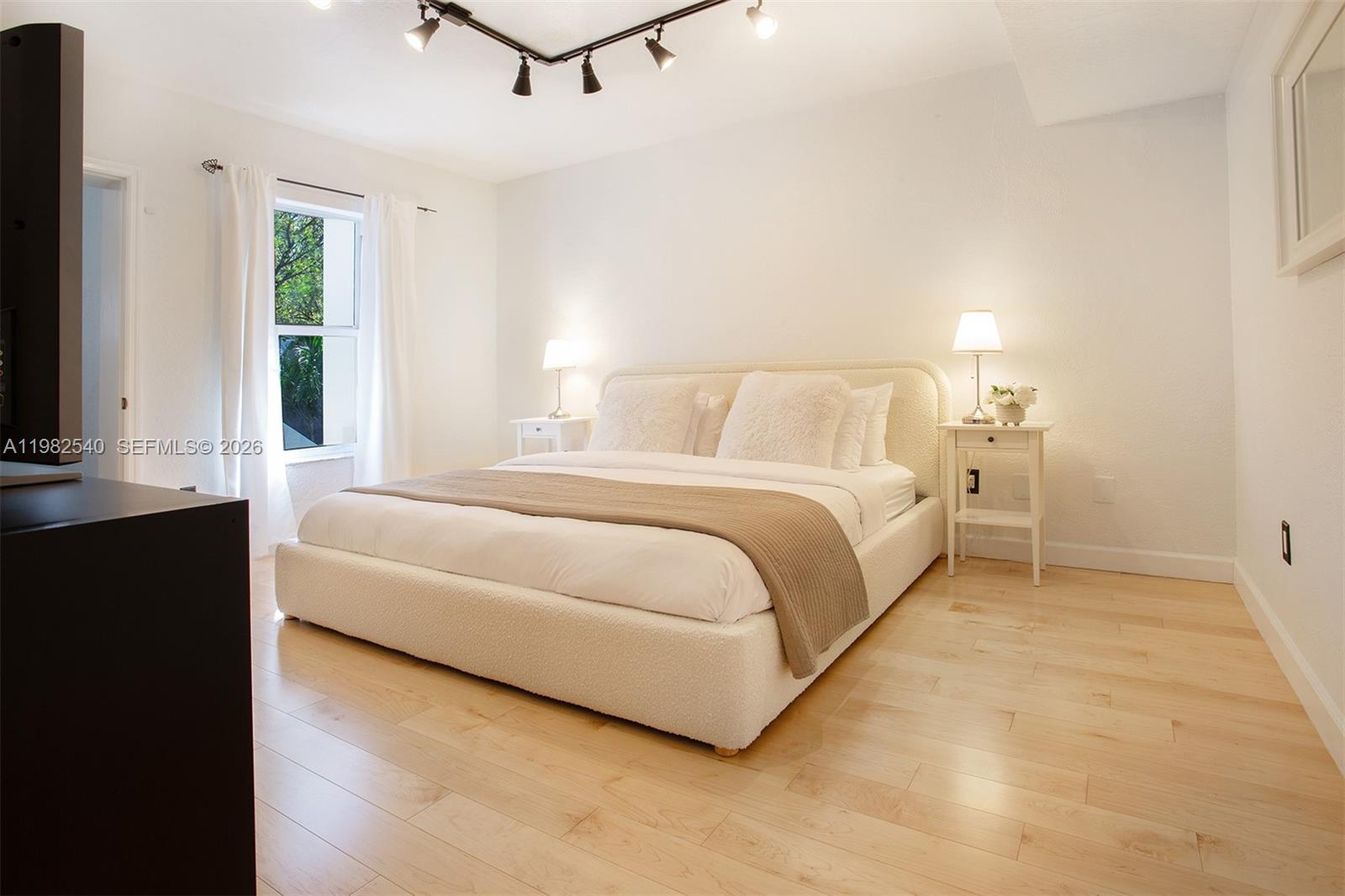 BRICKELL HAMMOCK UN 1 - Residential