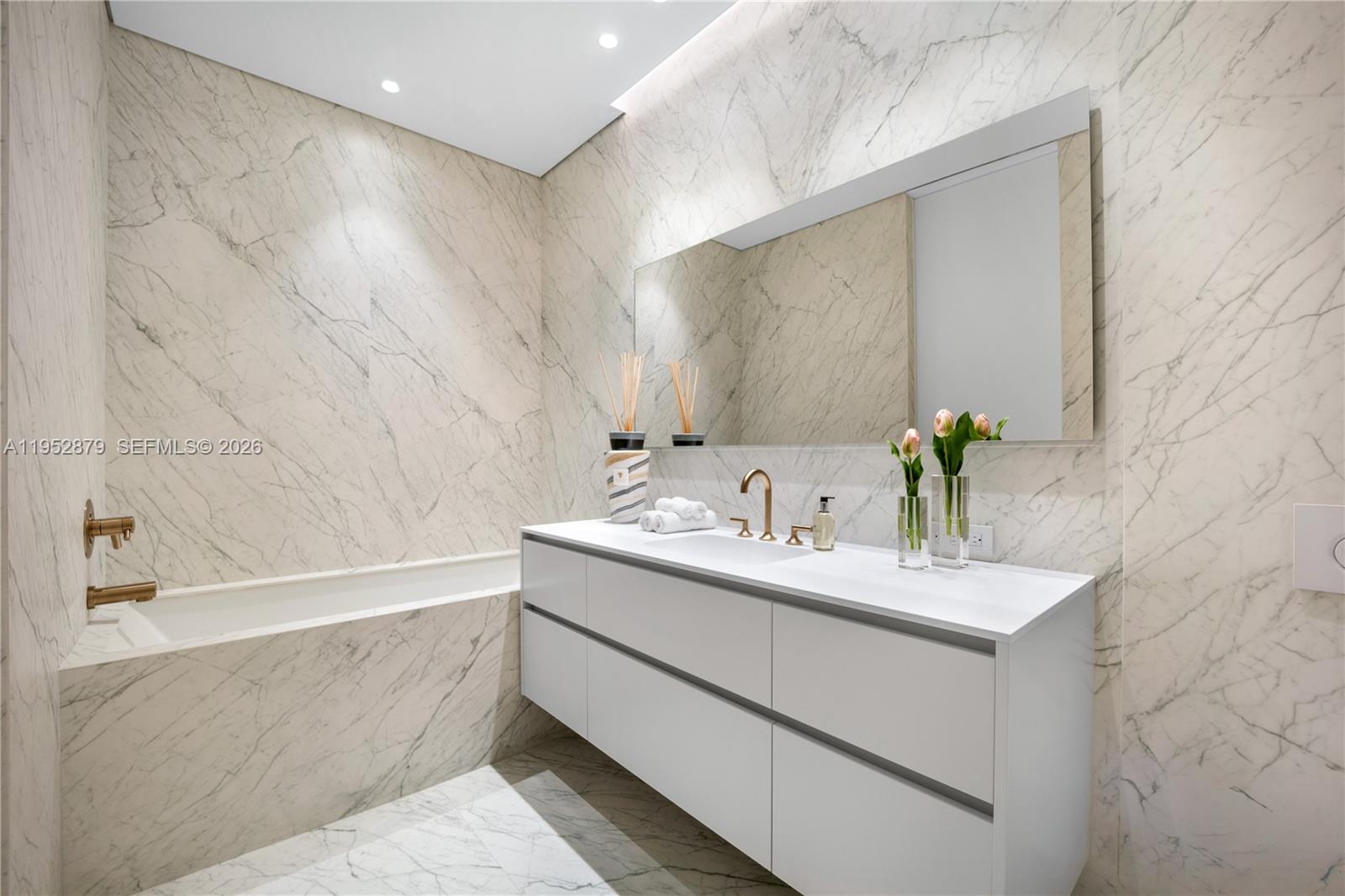 OCEANA BAL HARBOUR CONDO - Residential