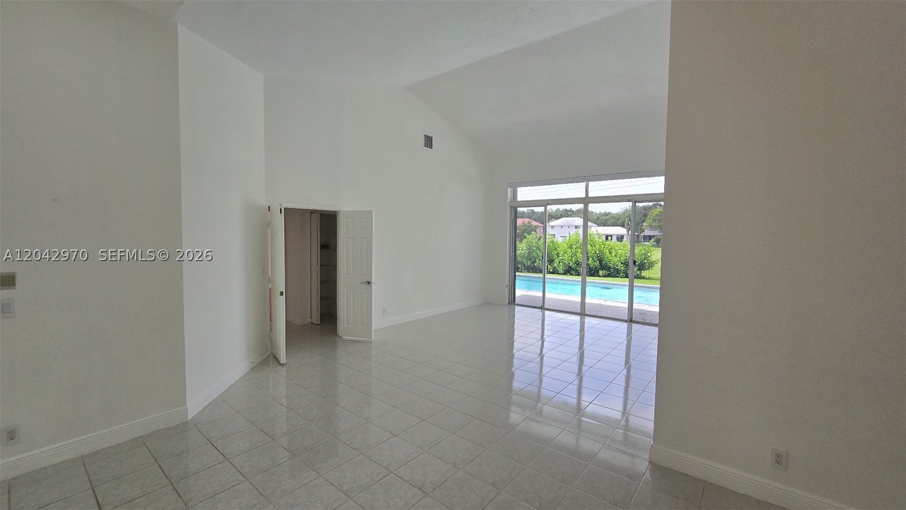 10320 Guatemala St -