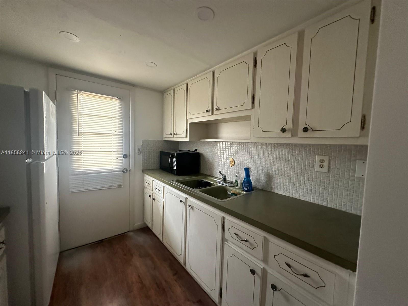 12590 CORONADO TOWERS CON - Residential