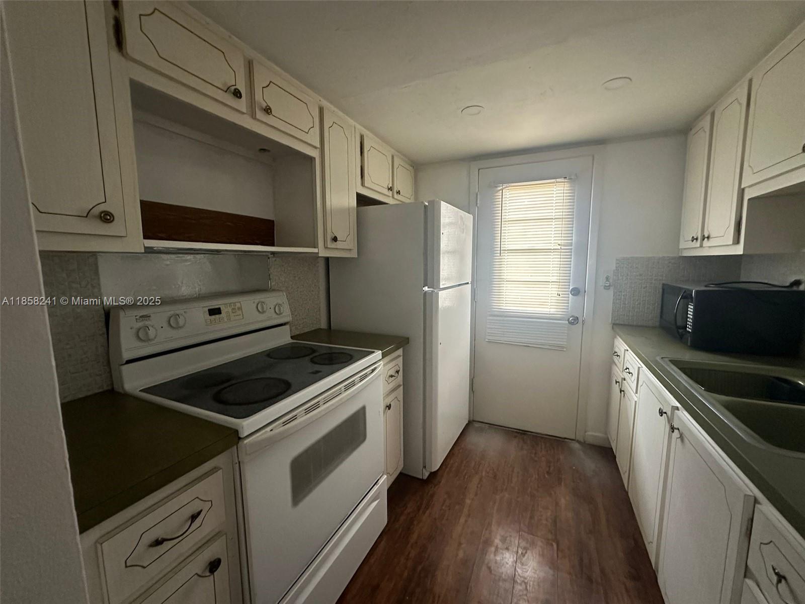 12590 CORONADO TOWERS CON - Residential