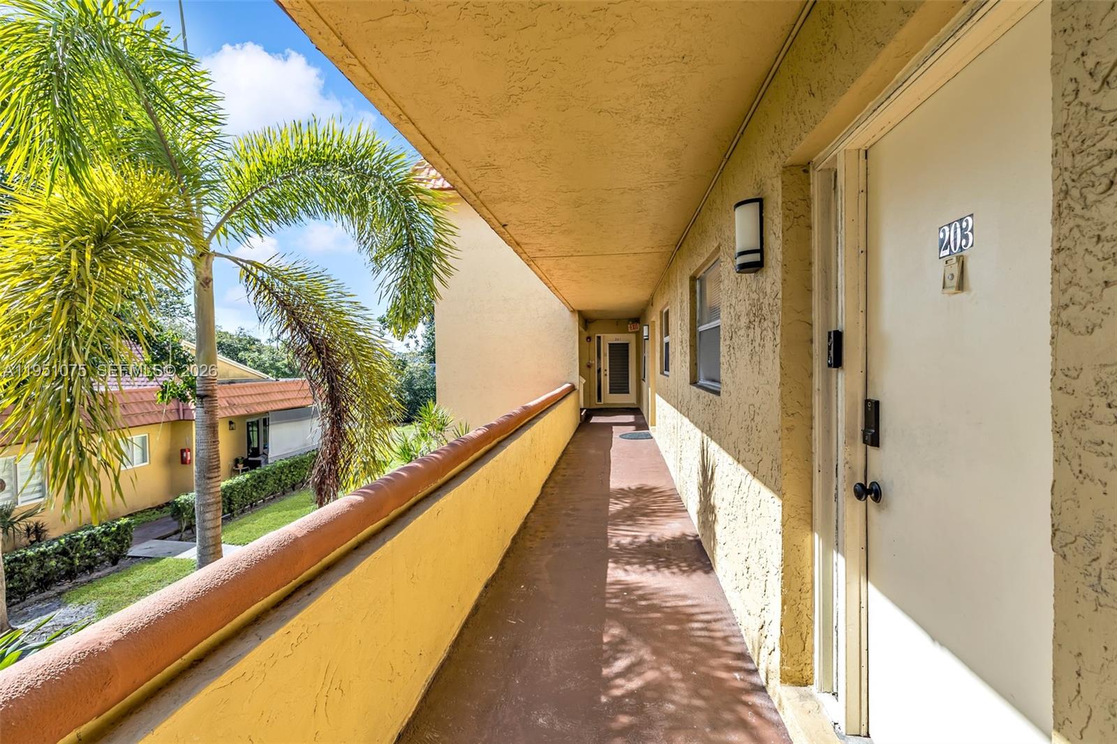 LA PLACIDA SECTION 1 COND - Residential