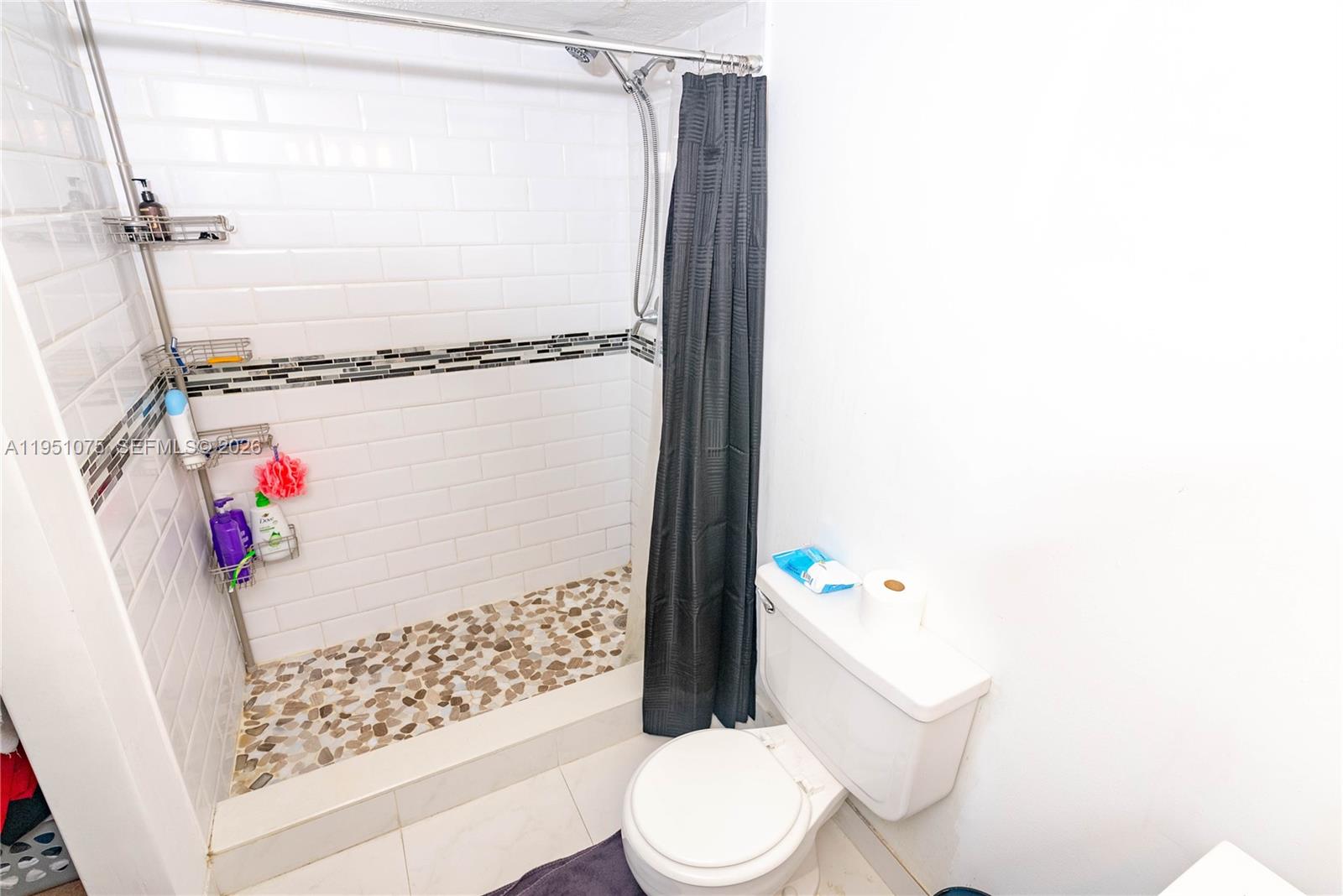 LA PLACIDA SECTION 1 COND - Residential