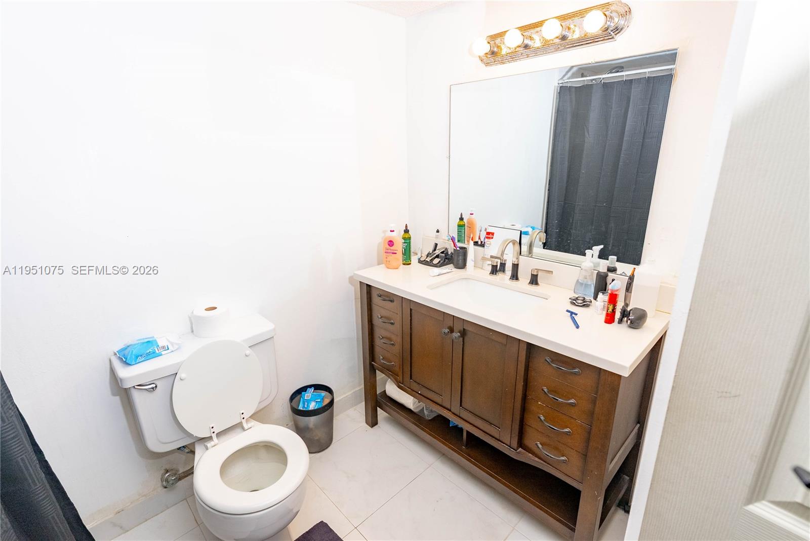 LA PLACIDA SECTION 1 COND - Residential