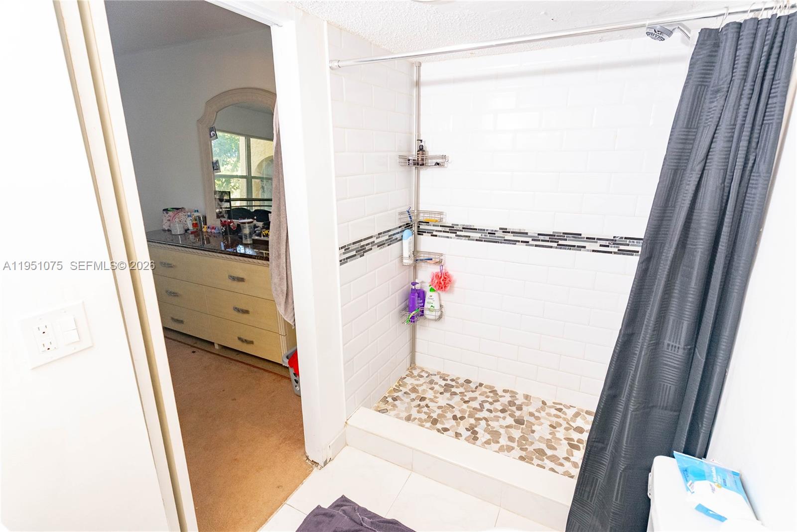 LA PLACIDA SECTION 1 COND - Residential