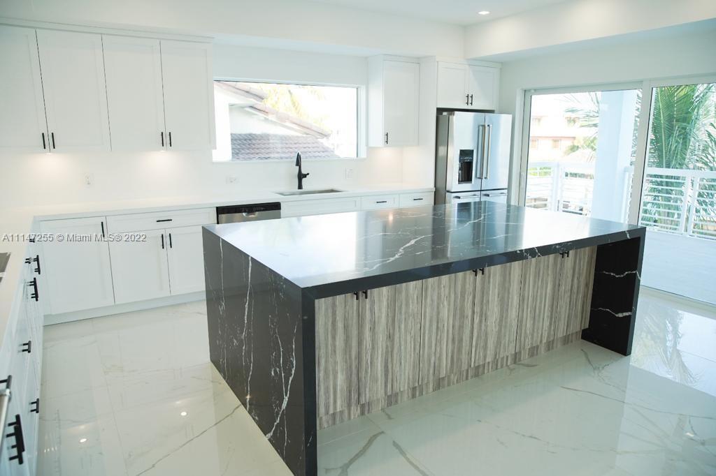 PORT LARGO 5TH ADD - Residential