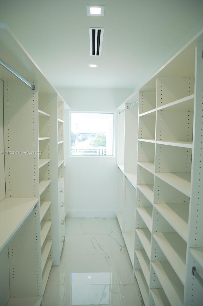 PORT LARGO 5TH ADD - Residential