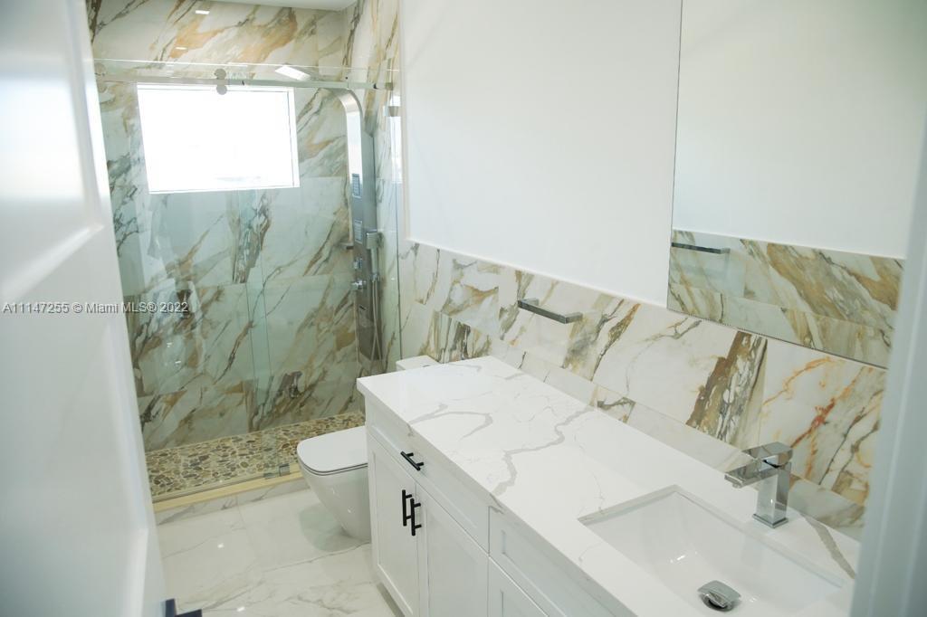 PORT LARGO 5TH ADD - Residential