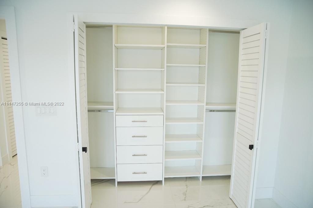 PORT LARGO 5TH ADD - Residential