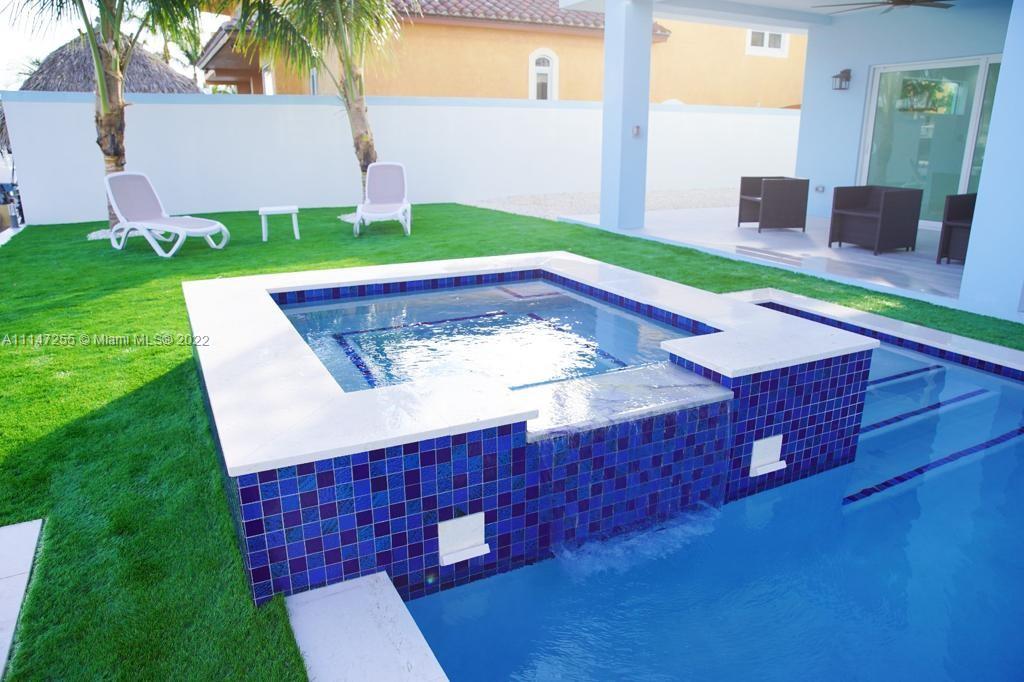 PORT LARGO 5TH ADD - Residential