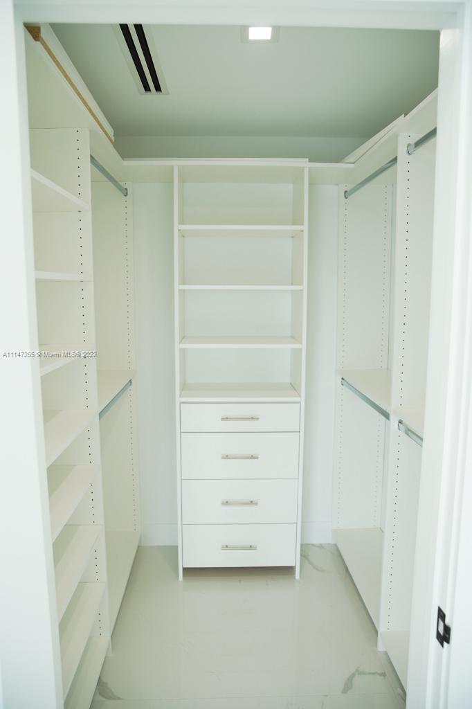 PORT LARGO 5TH ADD - Residential