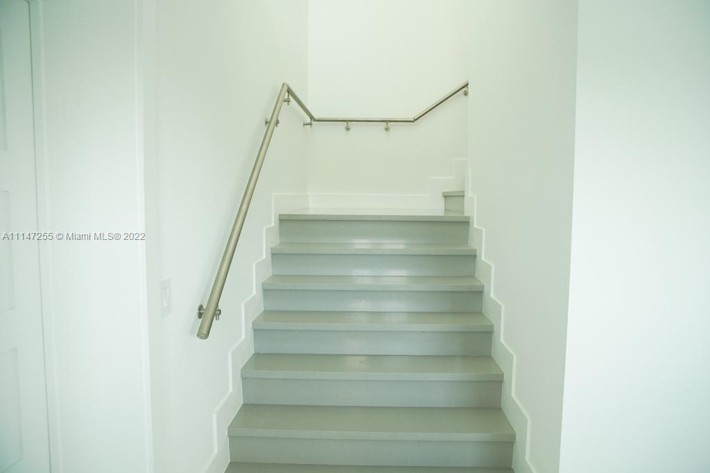 PORT LARGO 5TH ADD - Residential