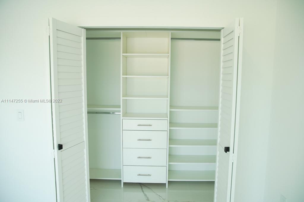 PORT LARGO 5TH ADD - Residential