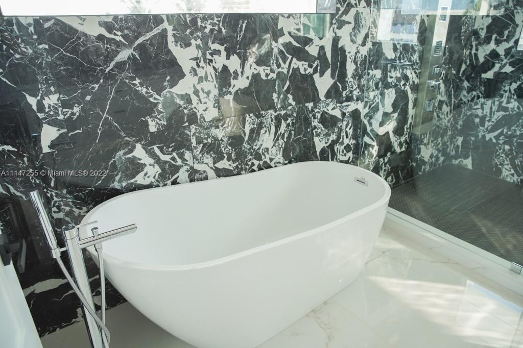 PORT LARGO 5TH ADD - Residential