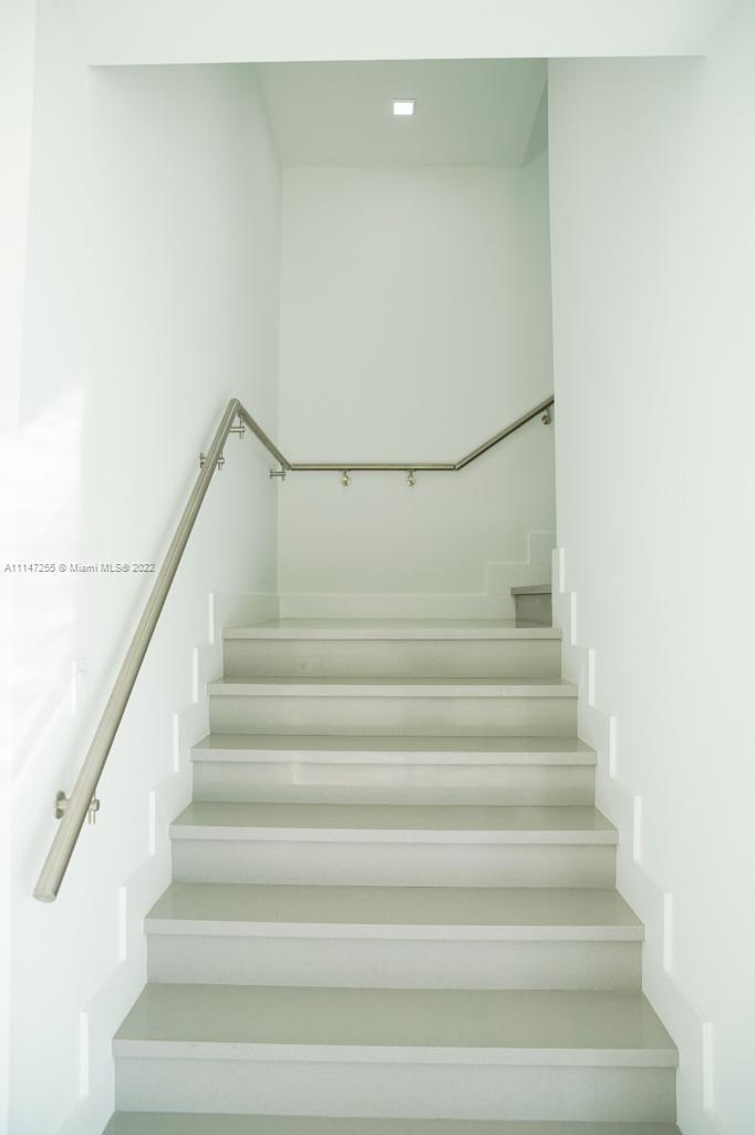 PORT LARGO 5TH ADD - Residential