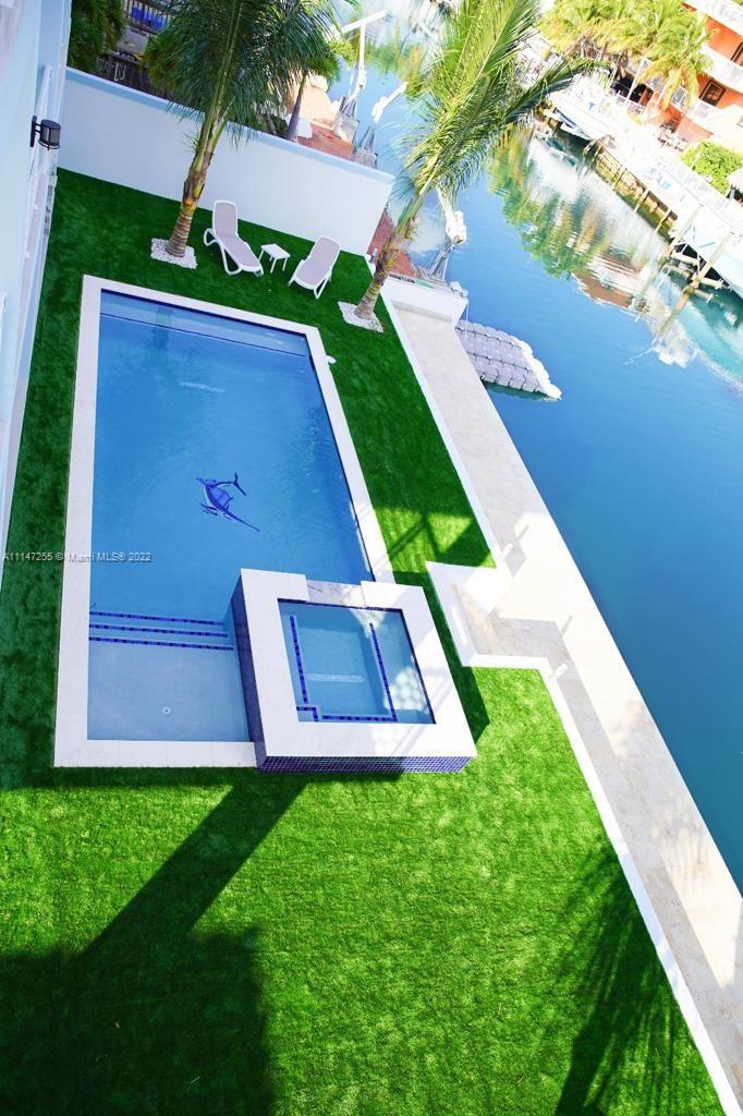 PORT LARGO 5TH ADD - Residential