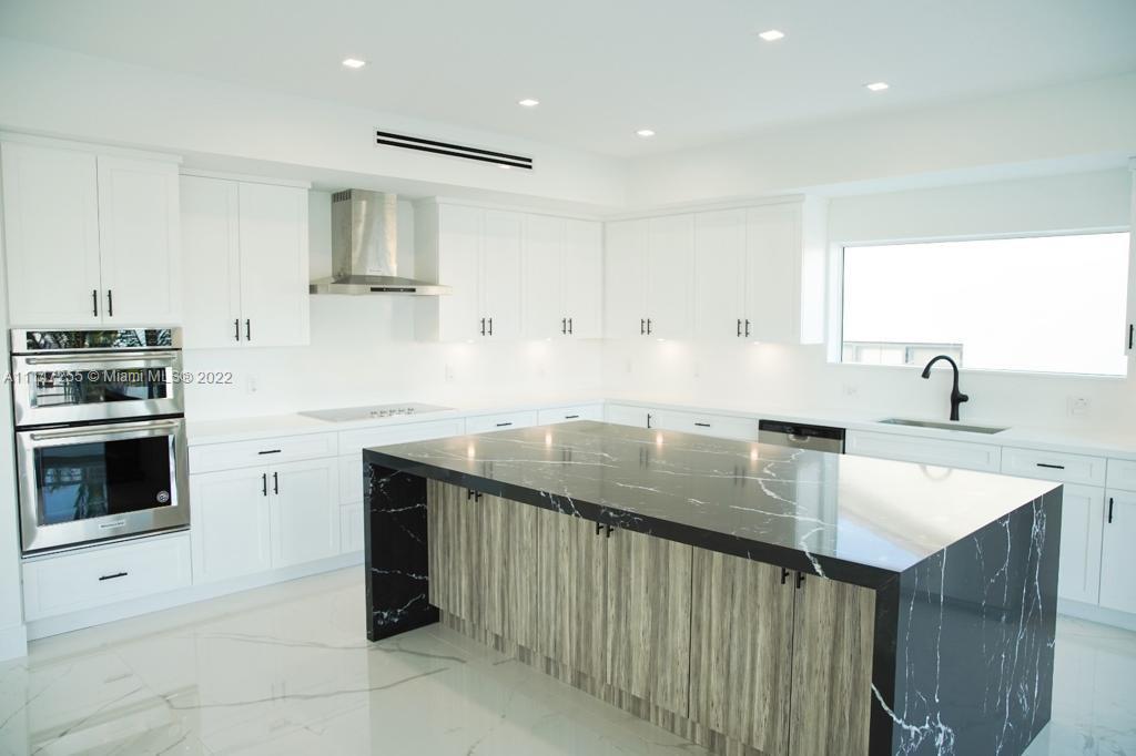 PORT LARGO 5TH ADD - Residential