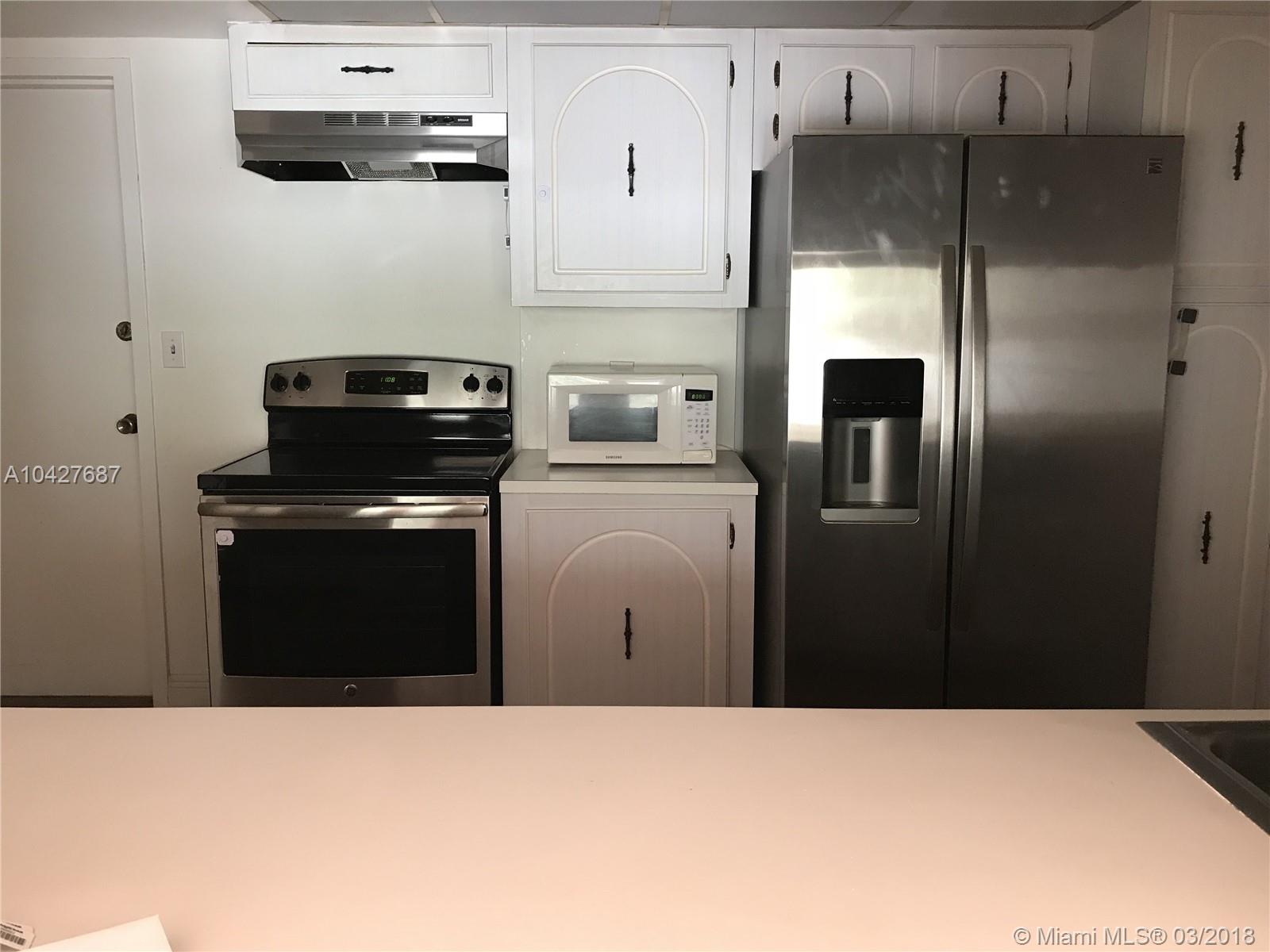 COMMODORE CLUB SOUTH COND - Residential Lease