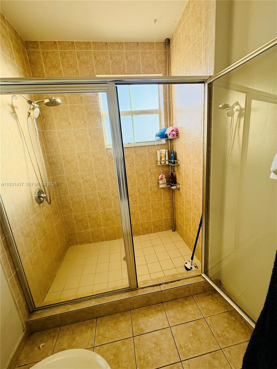 SIENA COMMUNITY OF HOLLYWO - Residential