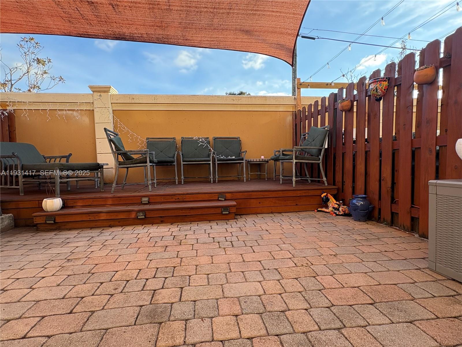 SIENA COMMUNITY OF HOLLYWO - Residential