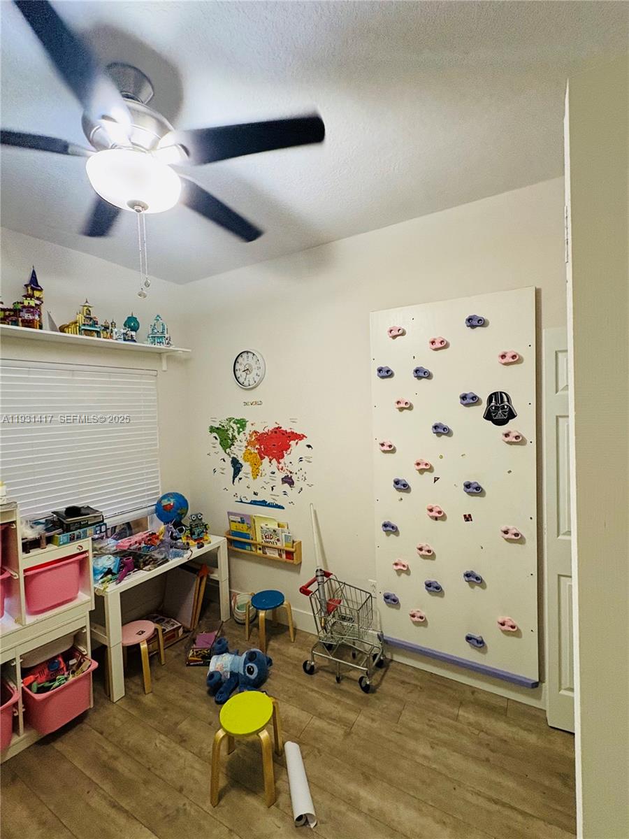 SIENA COMMUNITY OF HOLLYWO - Residential