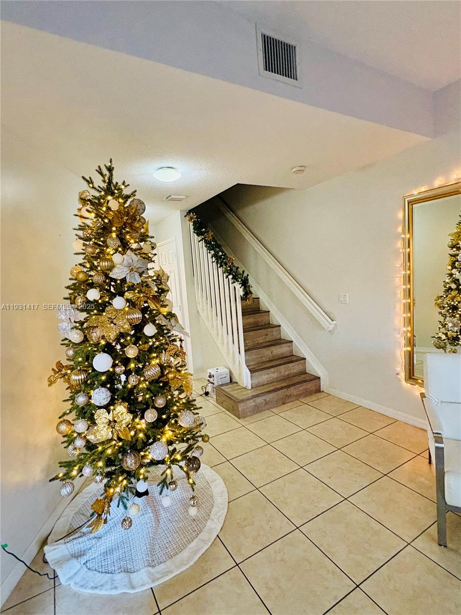 SIENA COMMUNITY OF HOLLYWO - Residential