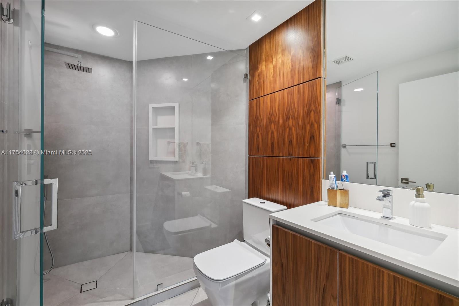 LAKE VILLA ONE CONDO - Residential