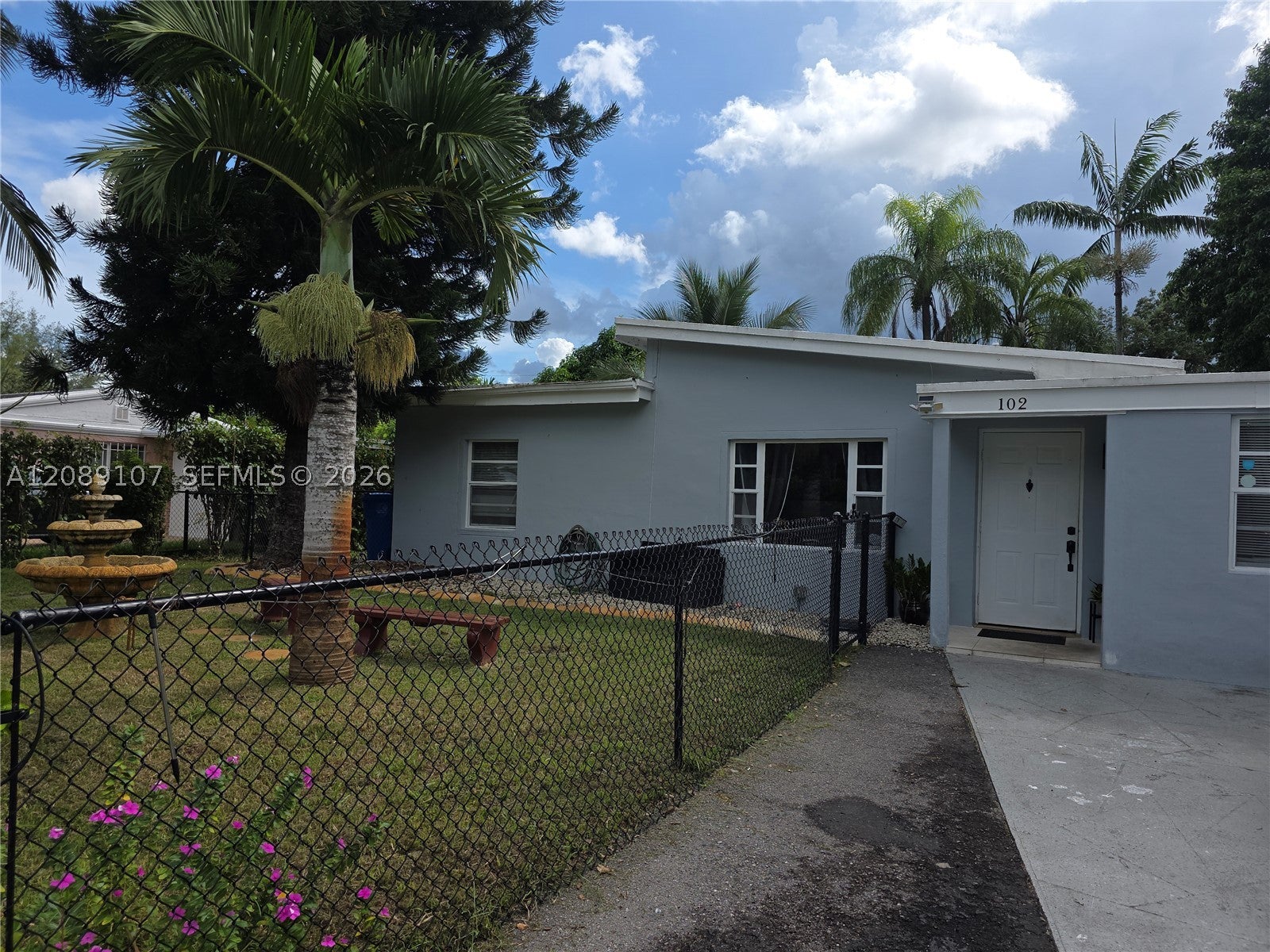 102 Williams Rd