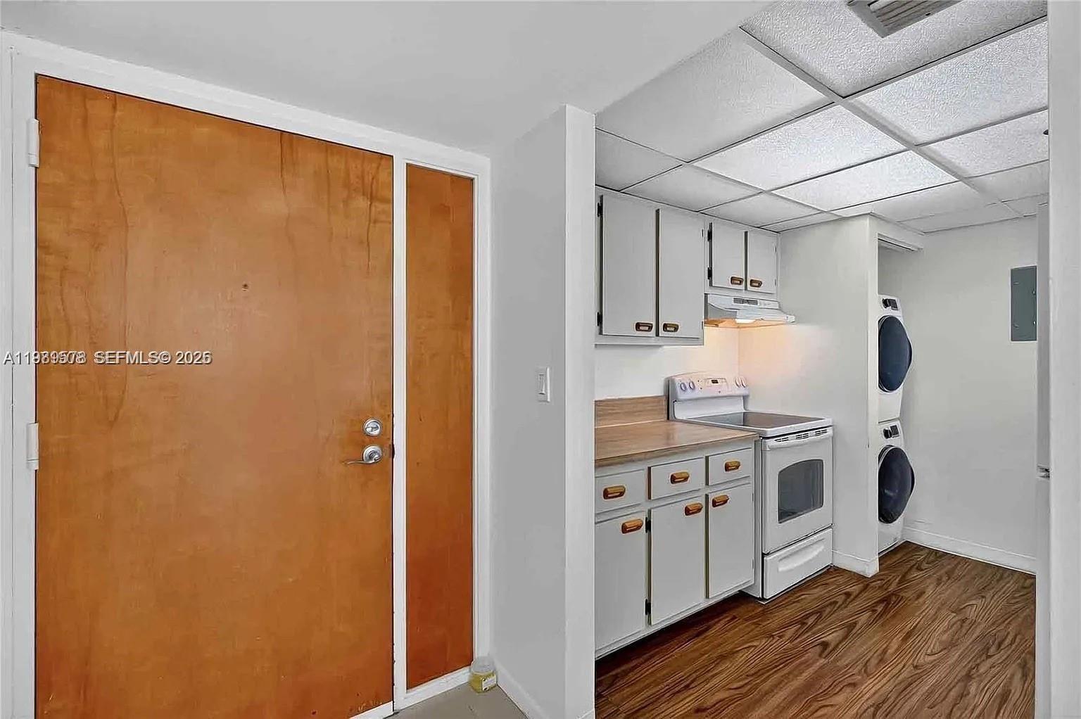 THE GRANDVIEW PALACE CONDO - Residential Lease