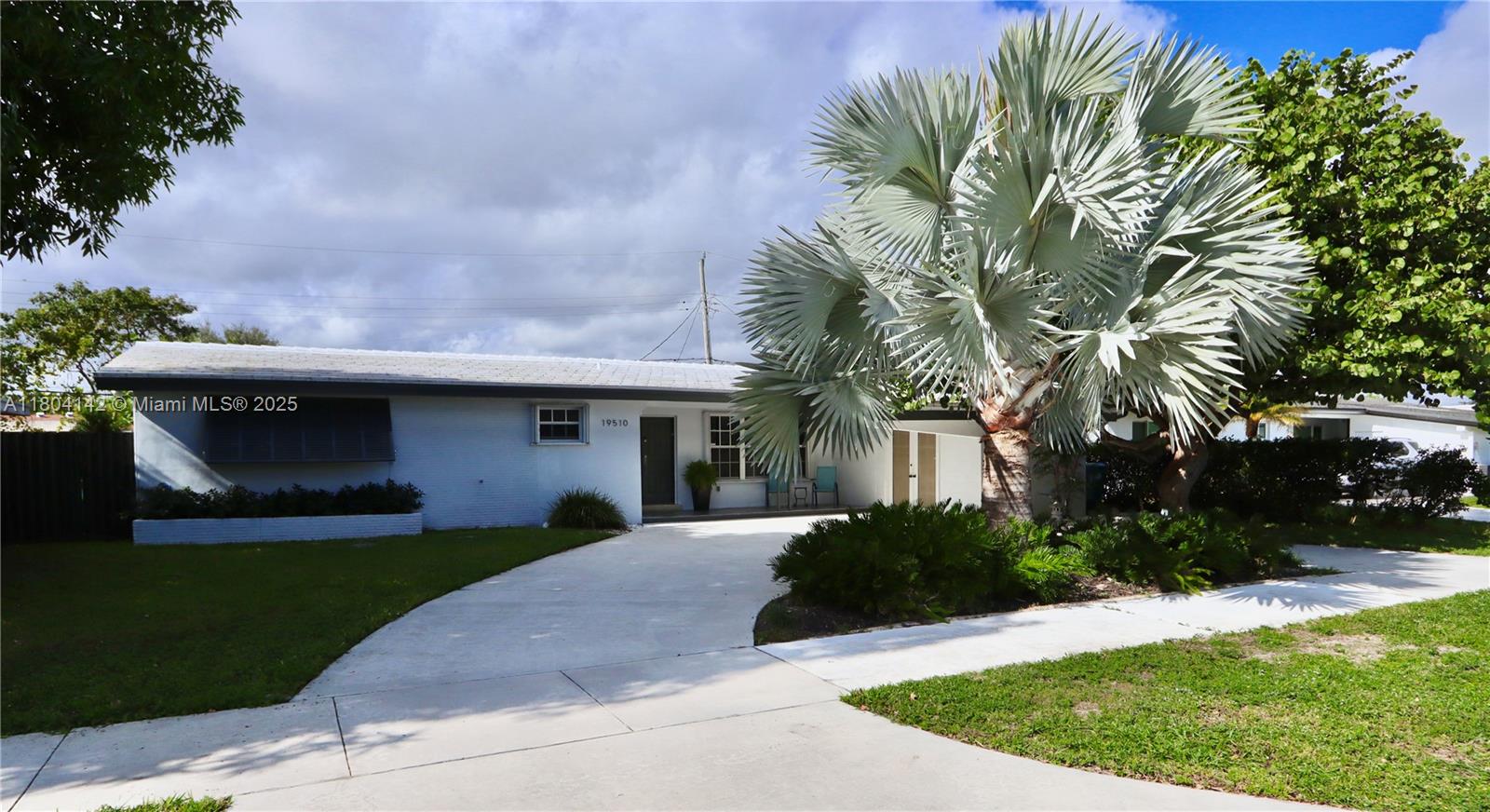 19510 Ne 19th Ave, Miami, Broward County, Florida - 3 Bedrooms  
2 Bathrooms - 