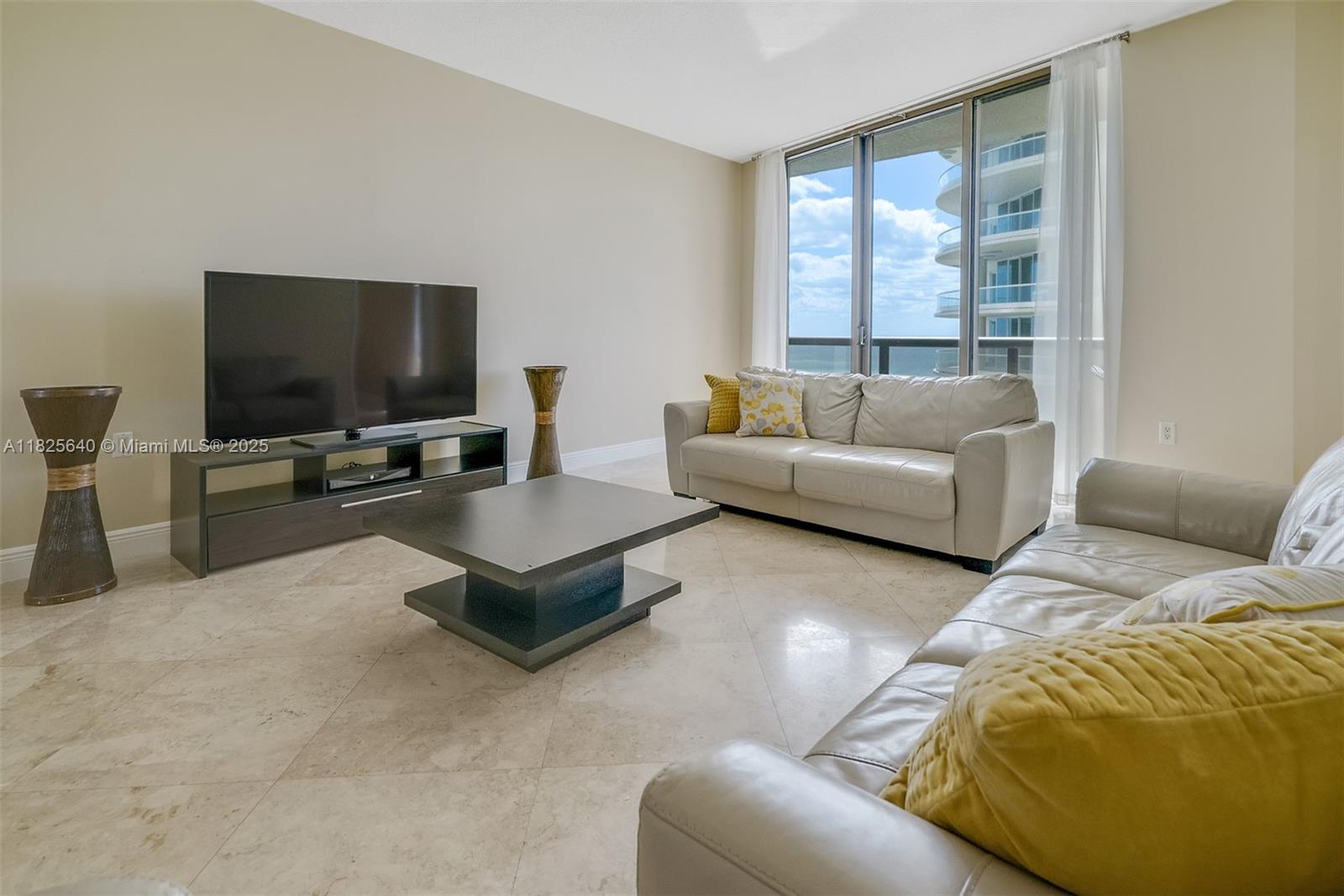 16275 Collins Ave 902