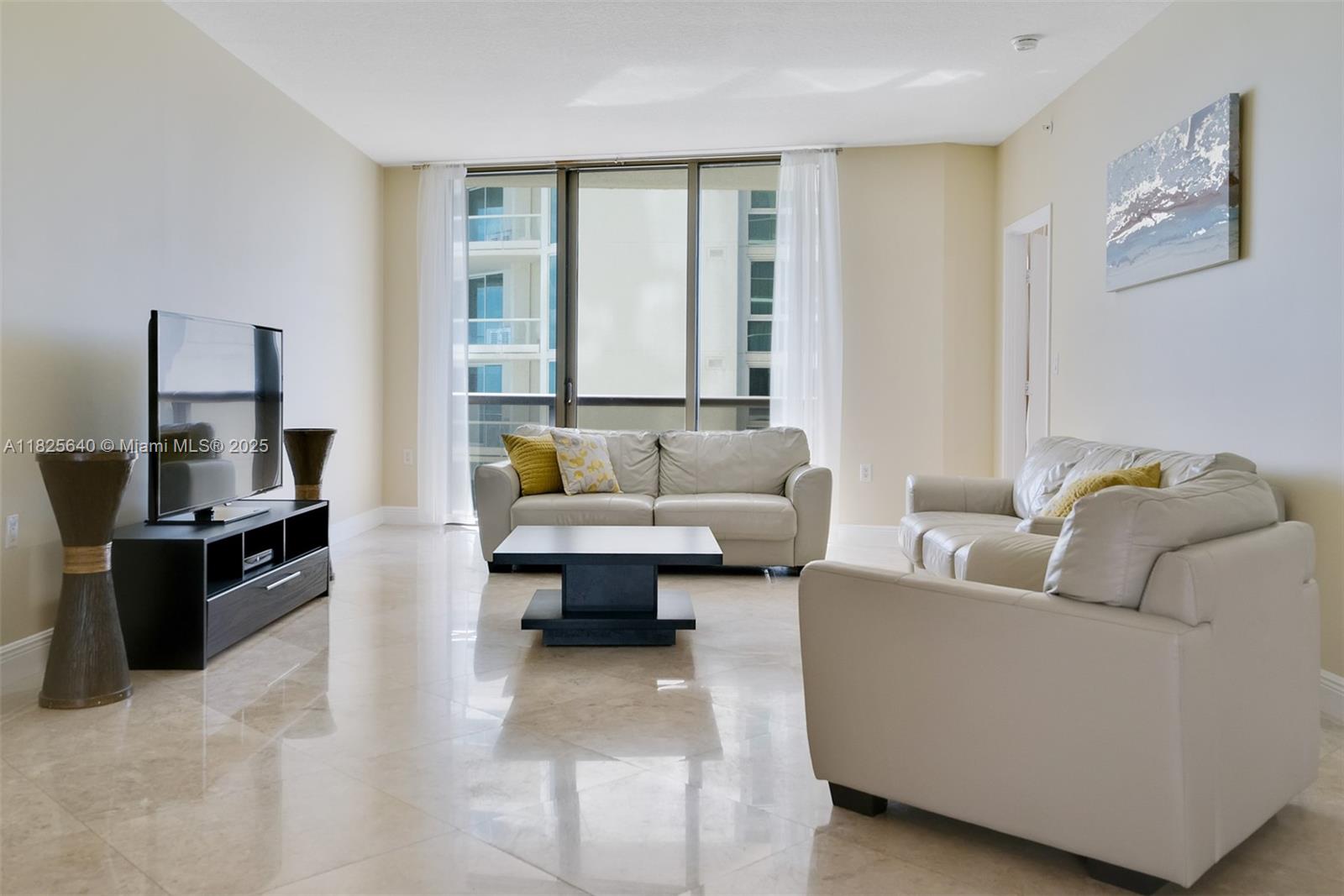 16275 Collins Ave 902