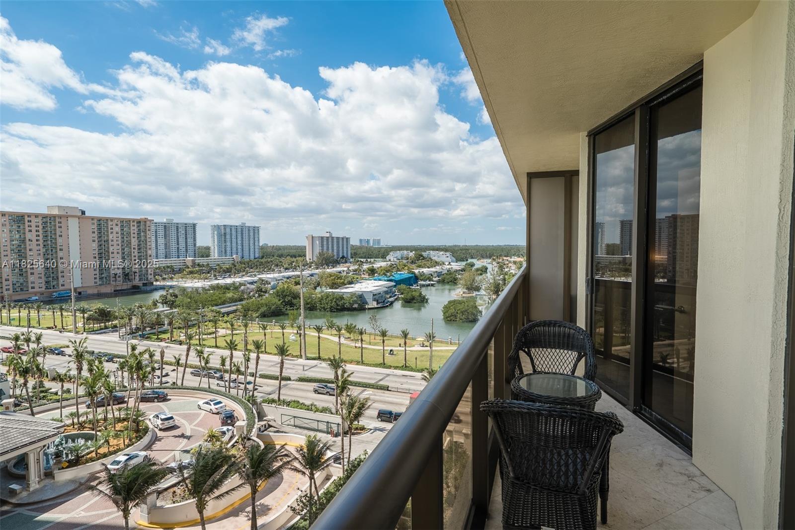 SAYAN CONDO - Residential