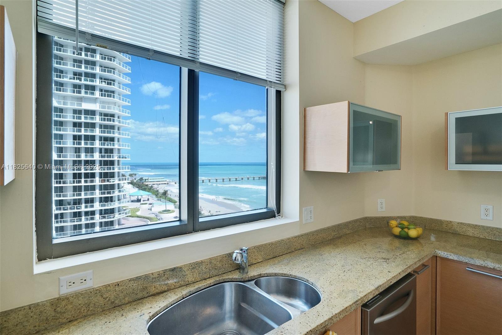 SAYAN CONDO - Residential