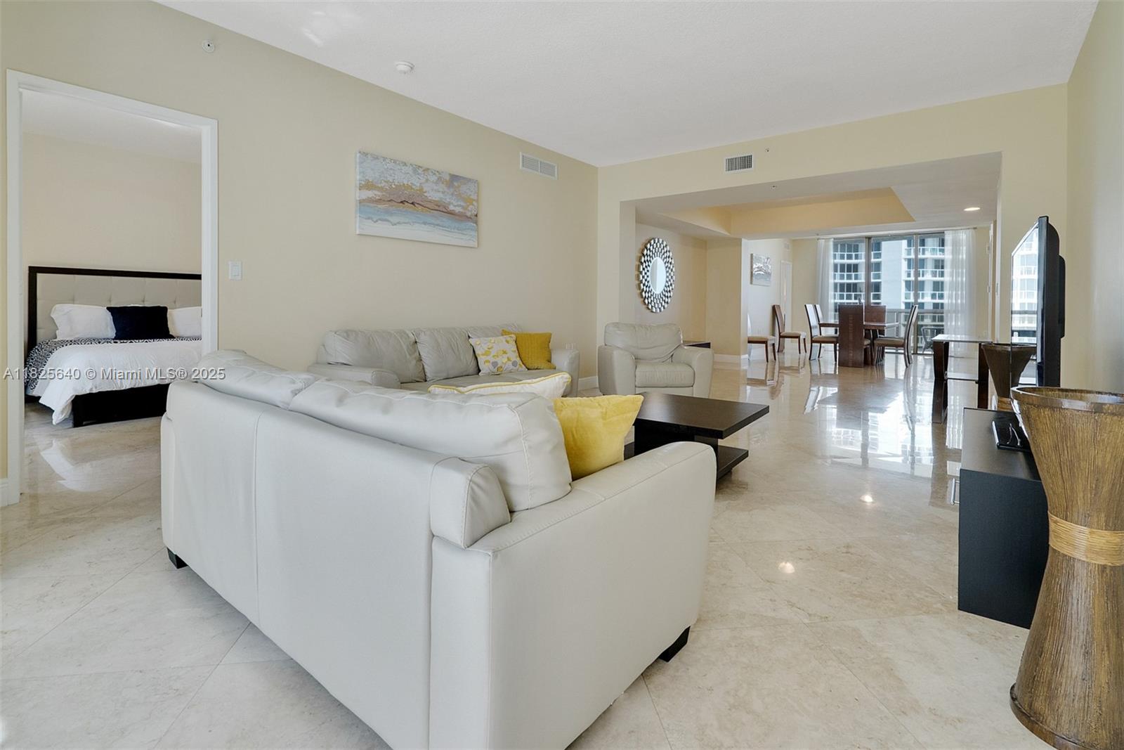 SAYAN CONDO - Residential