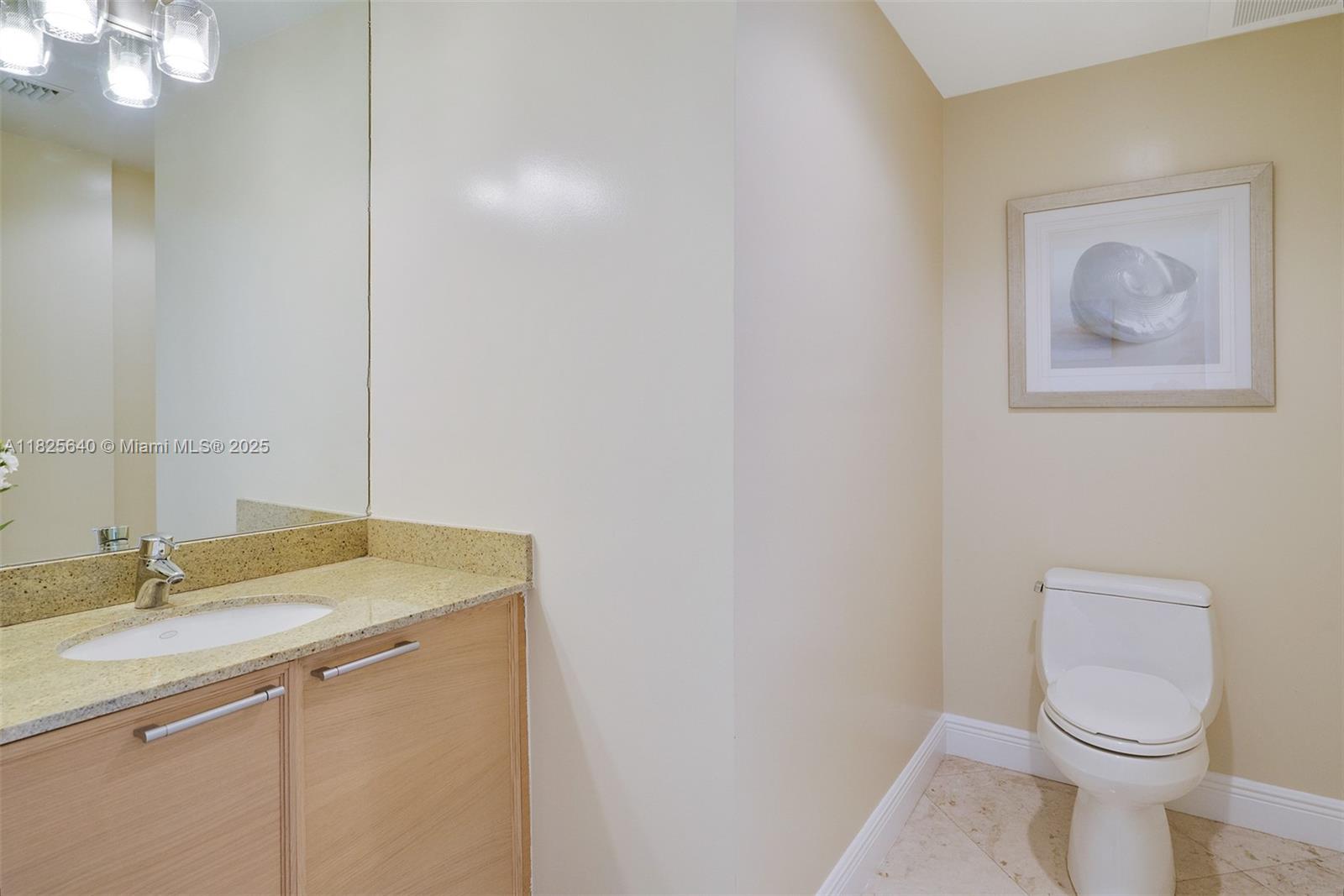 SAYAN CONDO - Residential