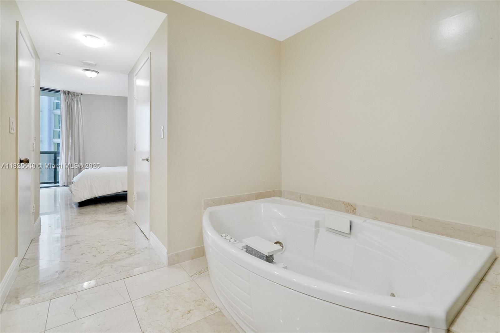 SAYAN CONDO - Residential