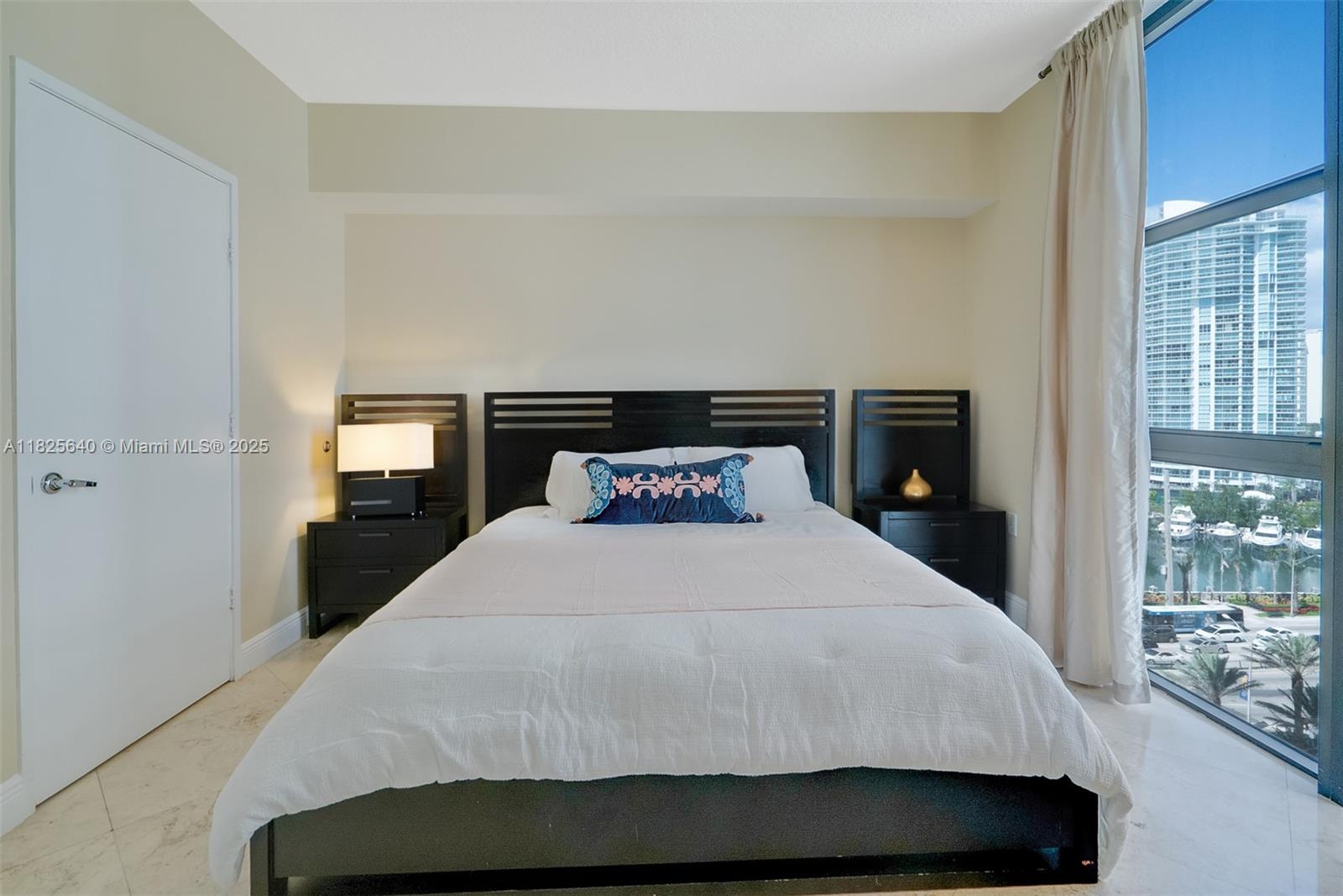 SAYAN CONDO - Residential