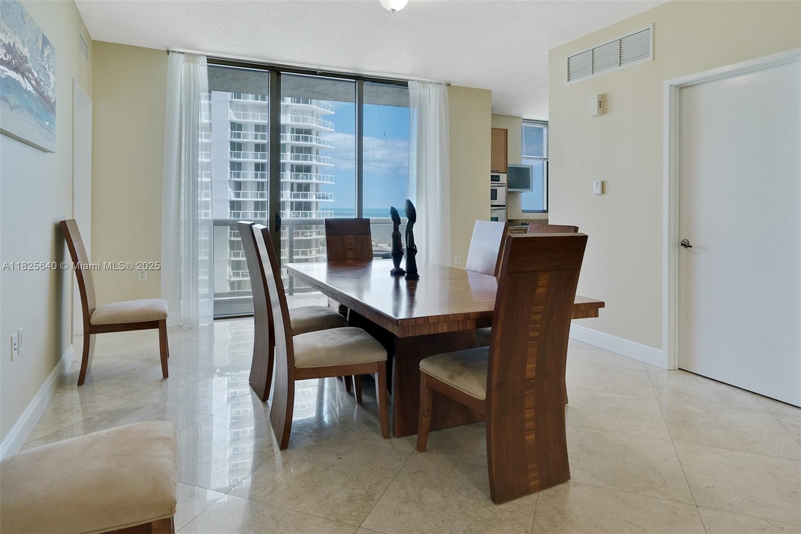 SAYAN CONDO - Residential