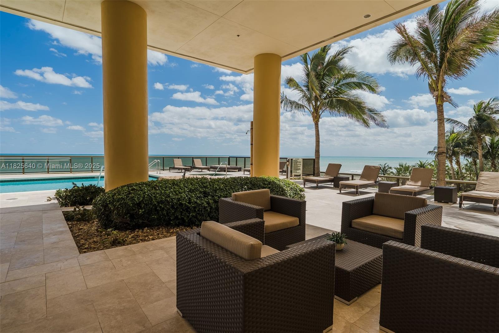 SAYAN CONDO - Residential